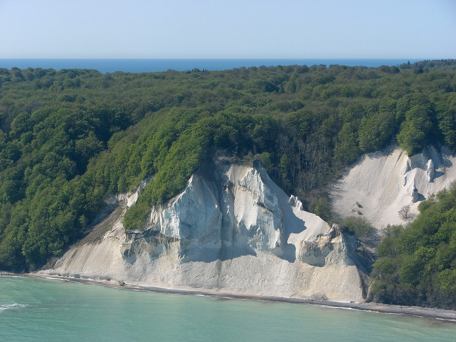 Møns Klint: Chalk Cliffs & Dark Skies — photo 2