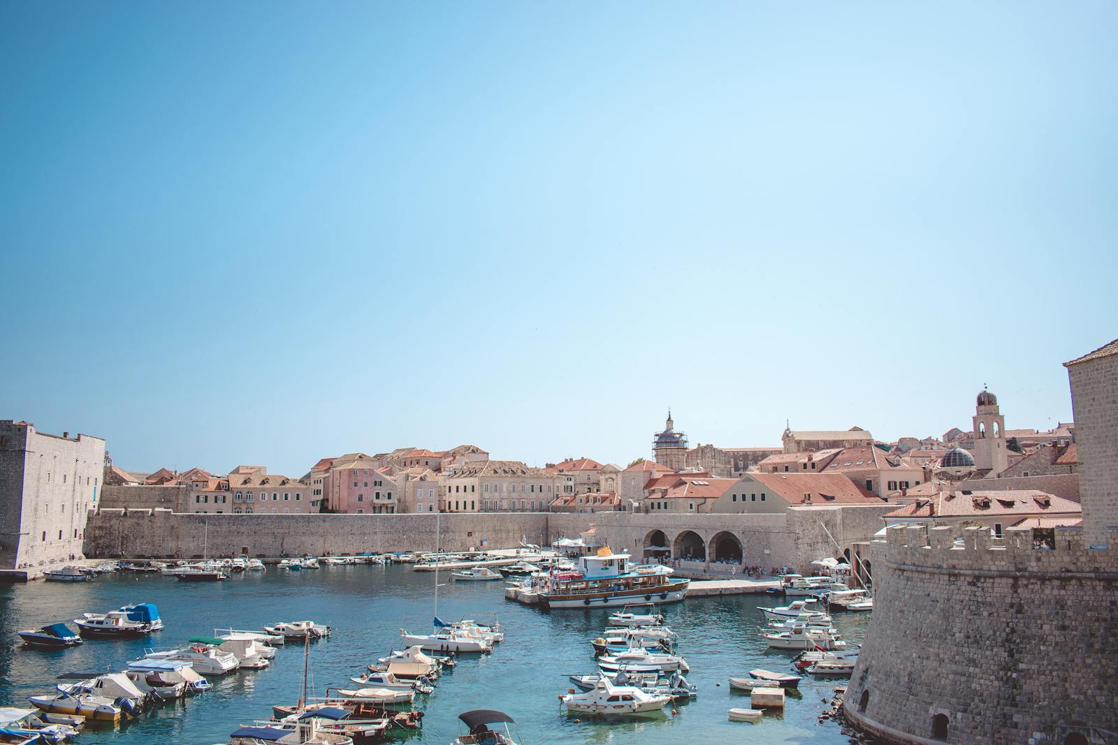 Dubrovnik Old Town — Adriatic Walled City — photo 4