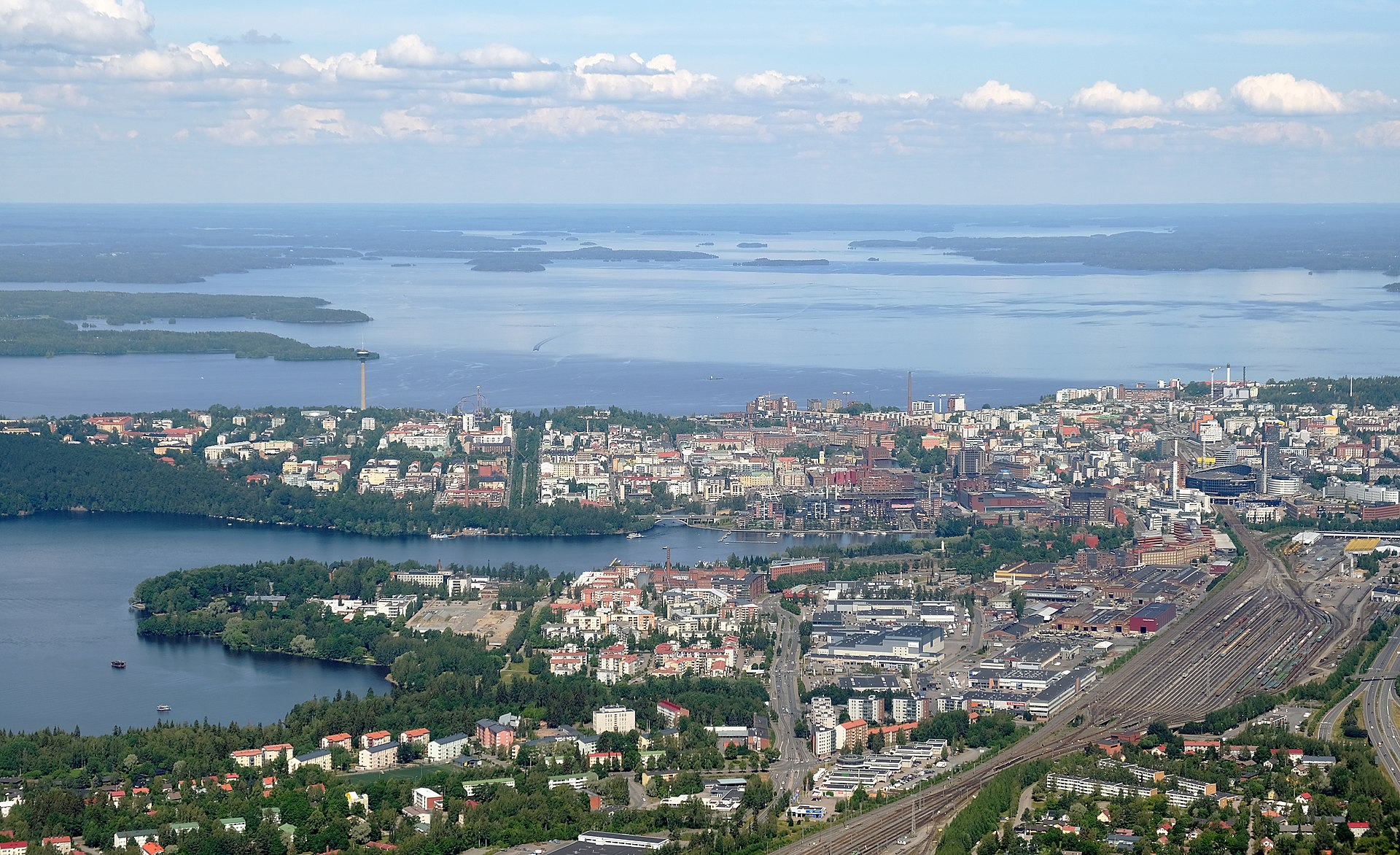 Finnish Lakeland Open-Road Escape — photo 4