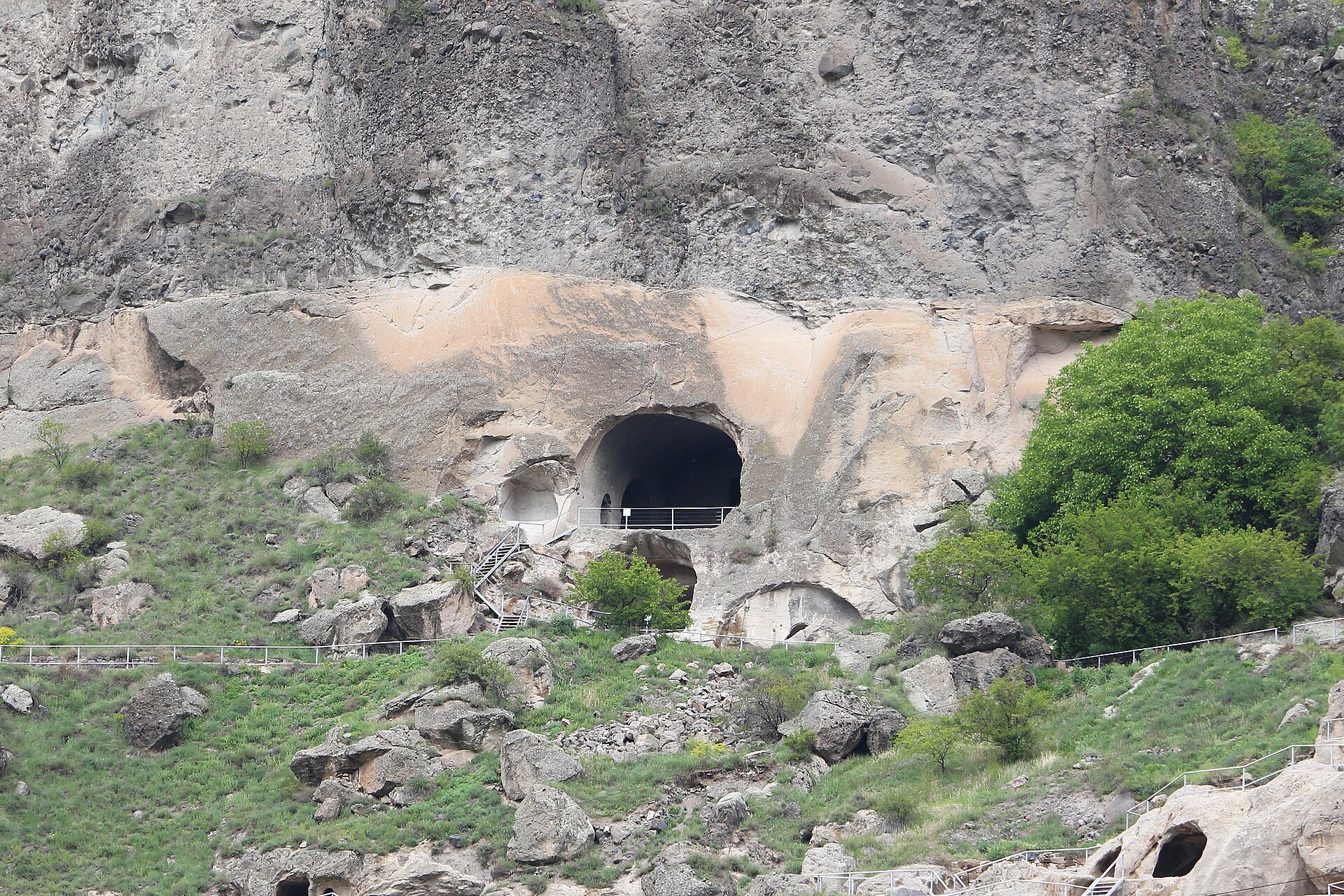 Vardzia & Uplistsikhe Cave Cities — photo 3