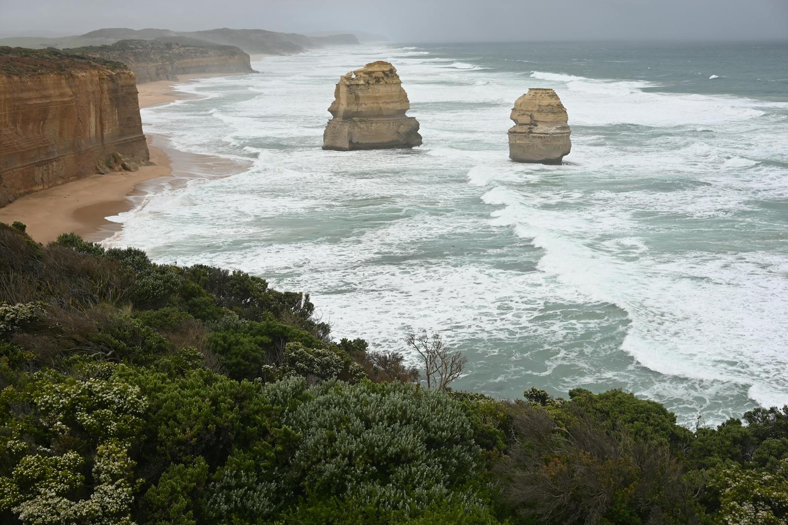Great Ocean Road — Twelve Apostles, Otway Forests — Torquay (Bells Beach)