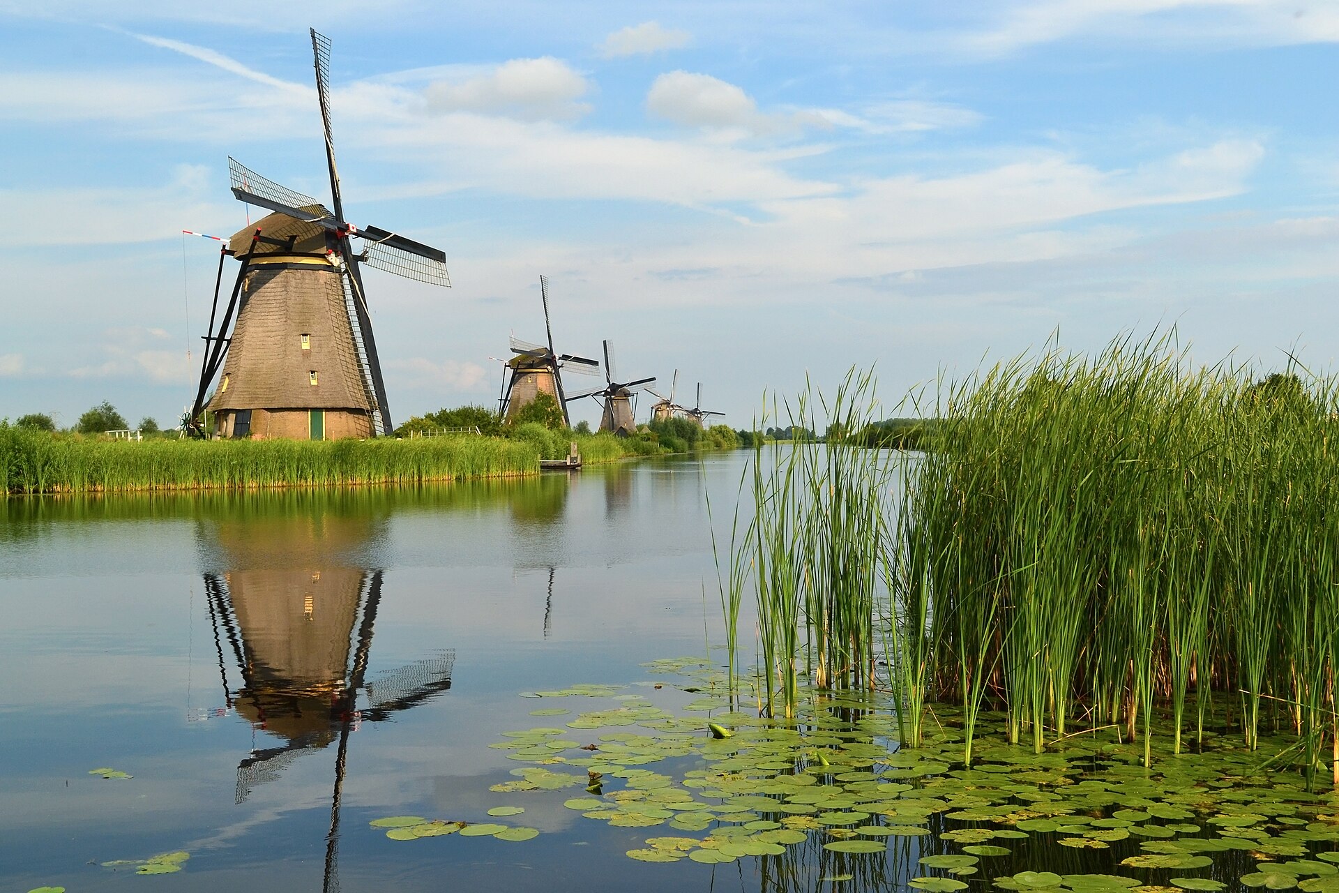 Kinderdijk Windmill Wonder — Kinderdijk Windmills