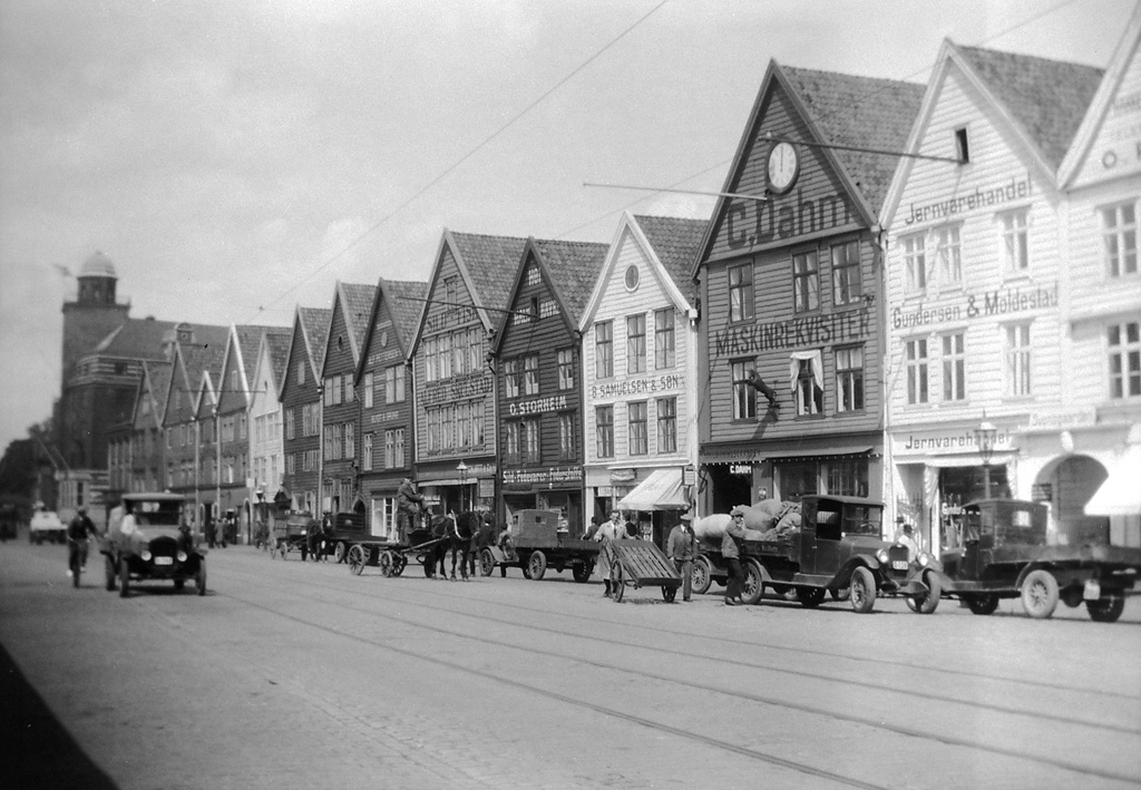 Bergen Hanseatic & Fjord Tables — photo 2