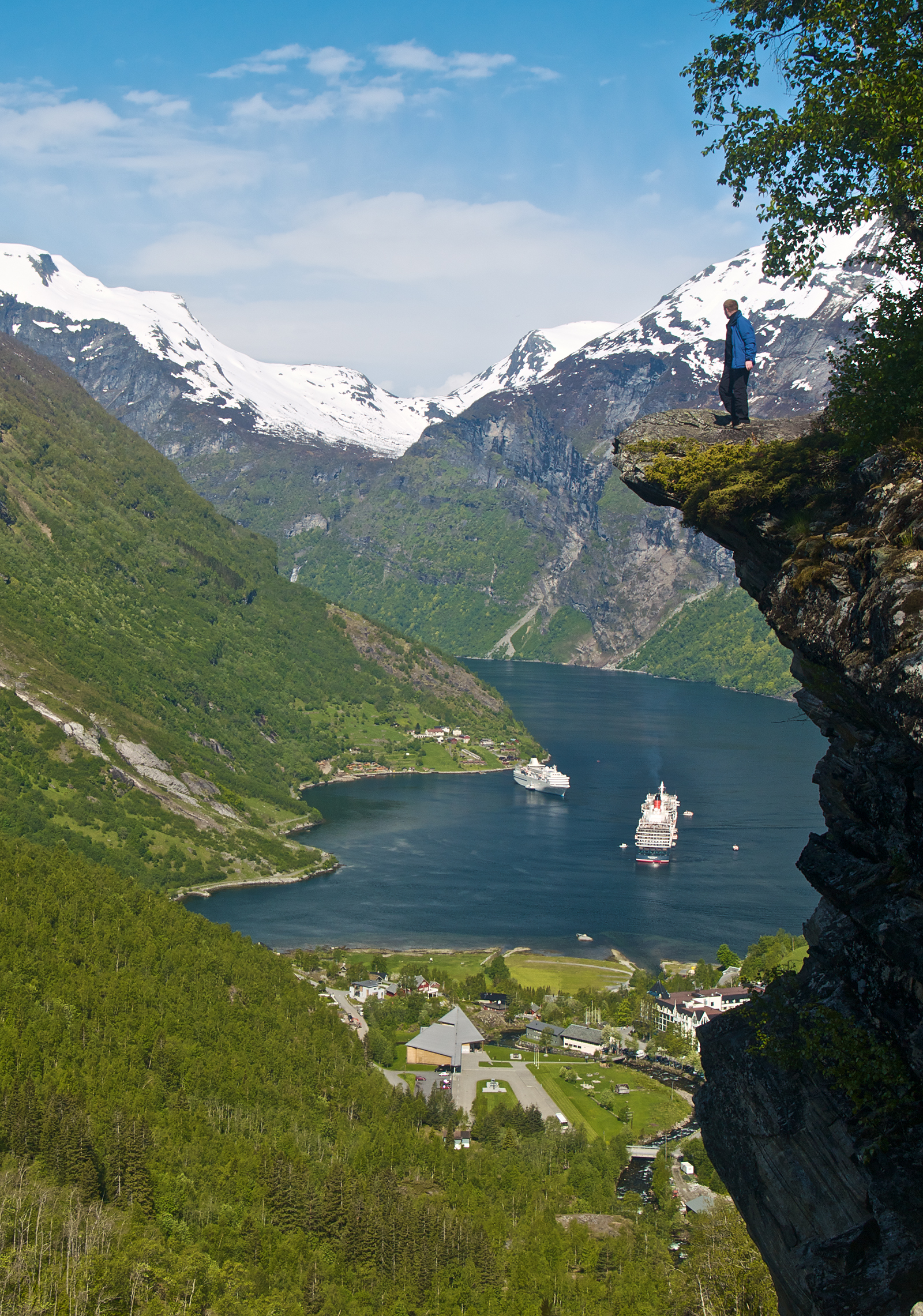 Geirangerfjord Cliffs & Waterfalls — Geirangerfjord