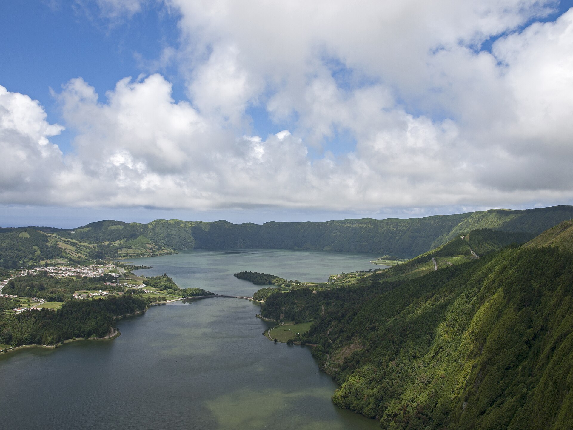 Azores: Crater Lakes & Geothermal Calm — photo 4