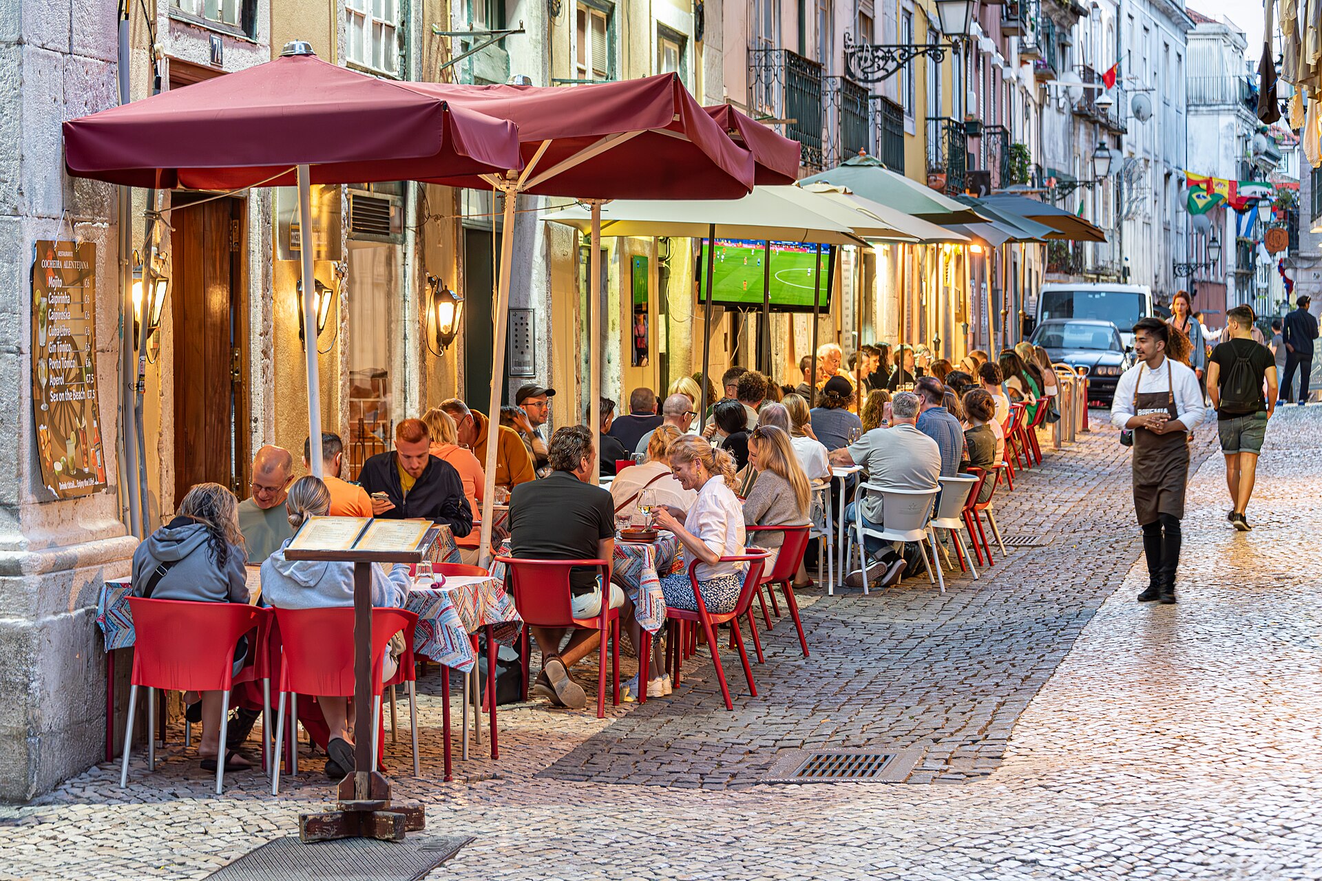 Lisbon: Festas, Fado & All-Night Bairro — Bairro Alto