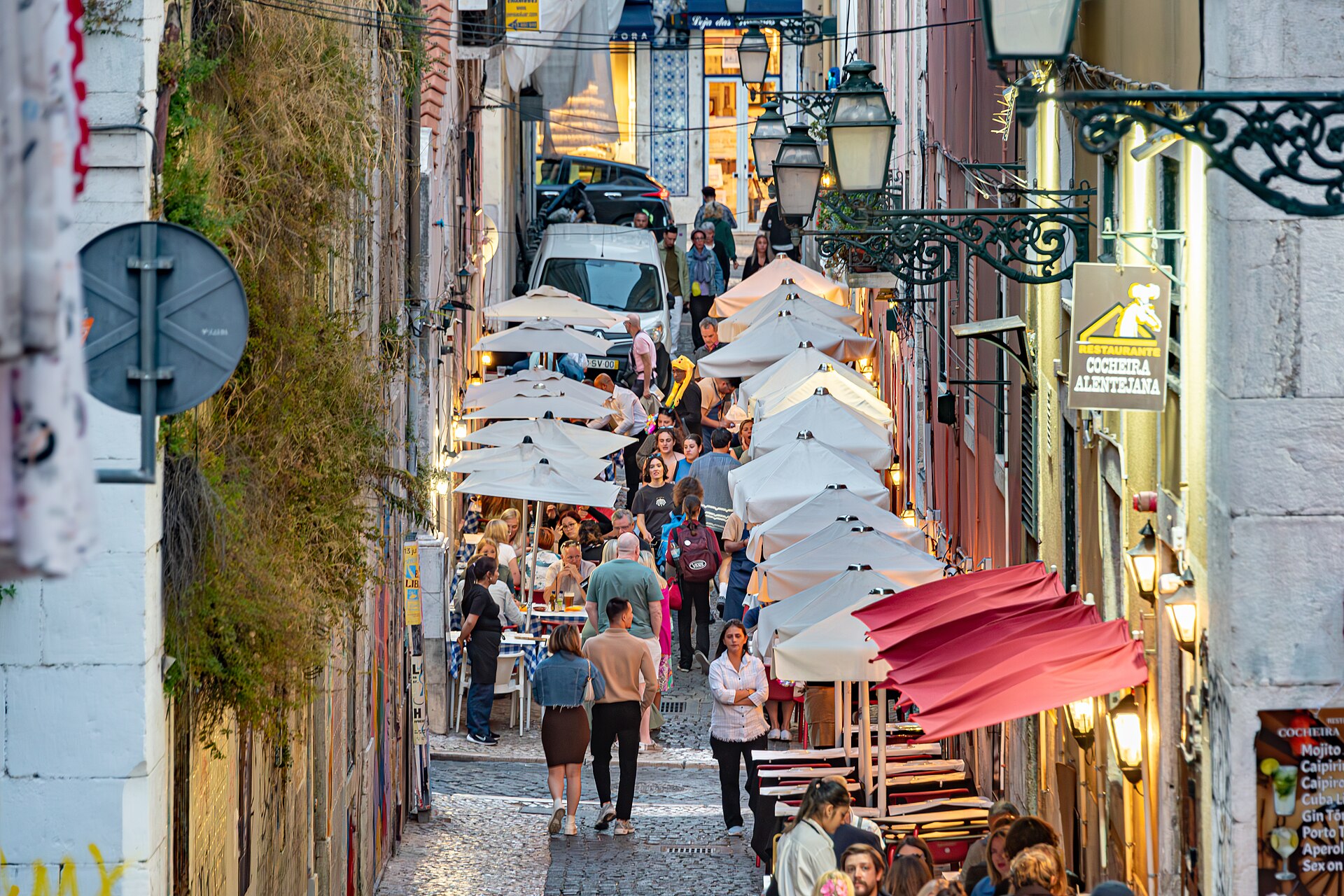 Lisbon: Festas, Fado & All-Night Bairro — photo 3