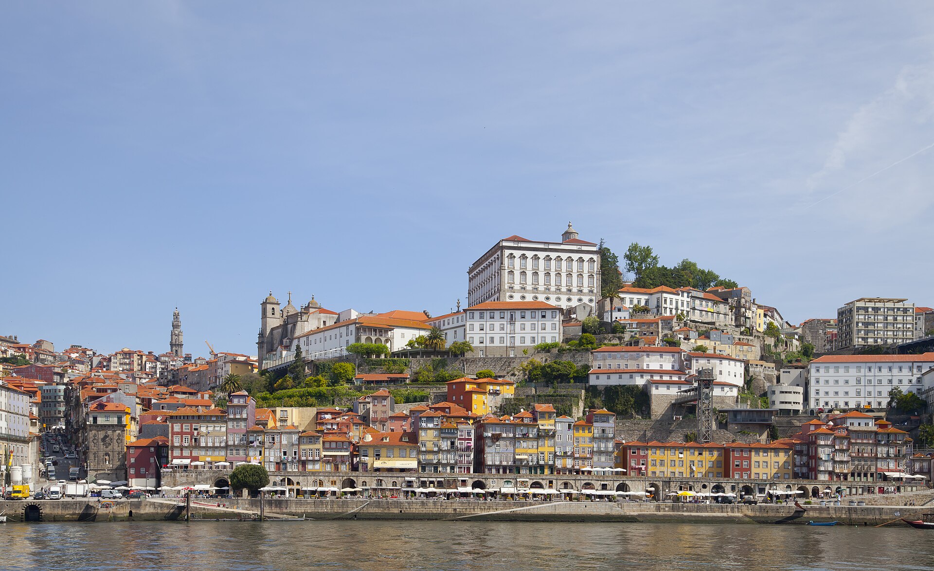 Porto & Douro: Cellars, Tiles & Table Wine — photo 4