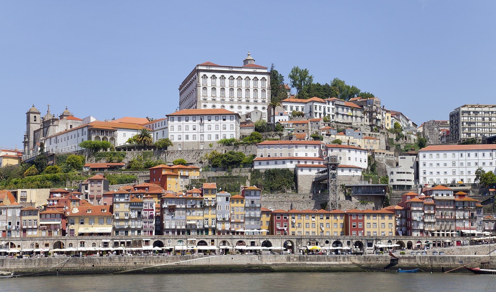 Porto & Douro: Cellars, Tiles & Table Wine — photo 5