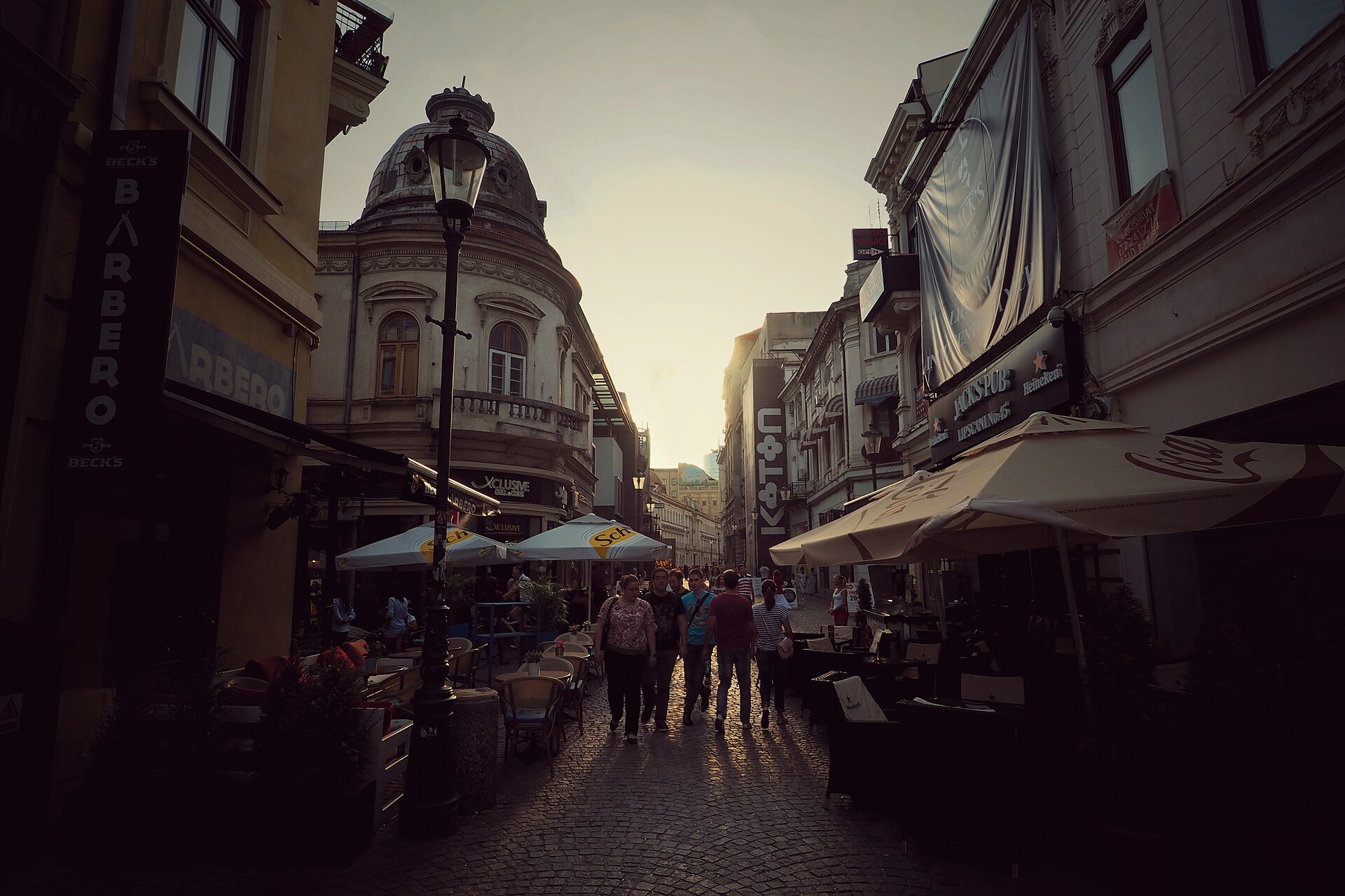 Bucharest After Dark — photo 2