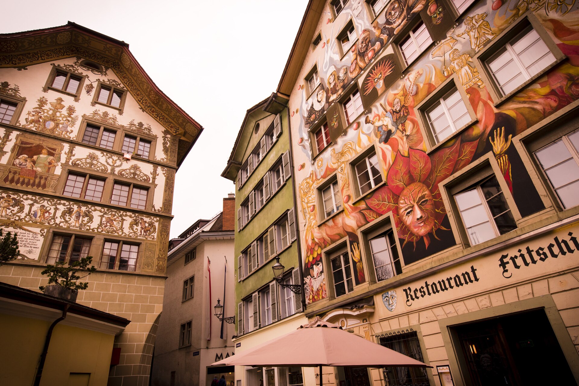 Lucerne Lakeside & Carnival Buzz — Lucerne Old Town